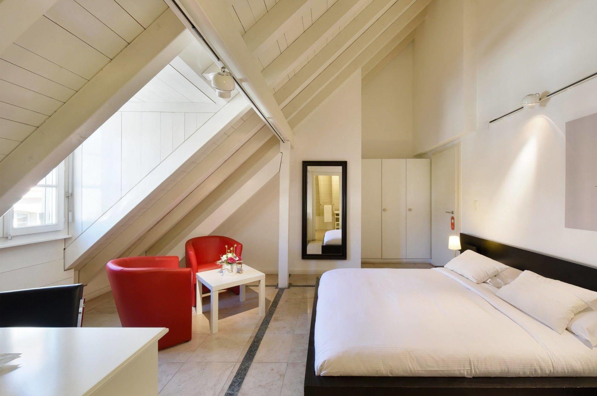 L'Hotel By Hostellerie Du Chateau โรลเลอ ภายนอก รูปภาพ