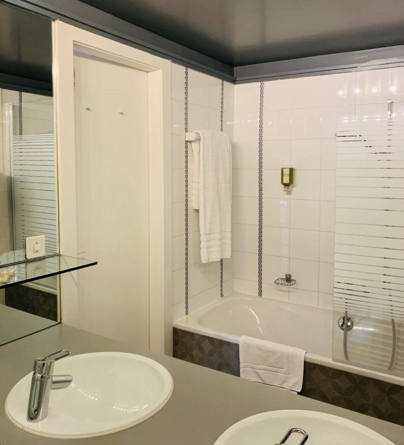 L'Hotel By Hostellerie Du Chateau โรลเลอ ภายนอก รูปภาพ